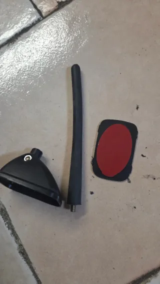 Antenna adesiva per auto
