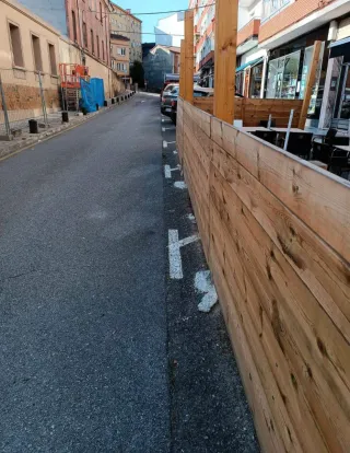 Cierre de terraza de madera tratada para exterior