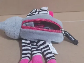 Porta sacos publicitário em forma de mosquito