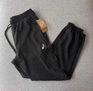 Pantalón Asics original nuevo con etiqueta.