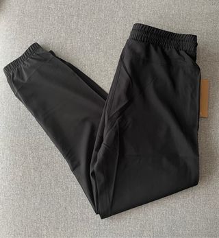 Pantalón Asics original nuevo con etiqueta.