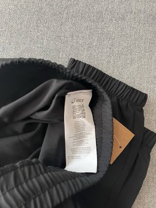 Pantalón Asics original nuevo con etiqueta.