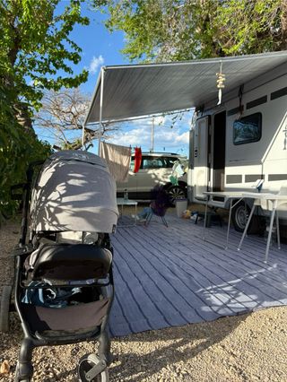 Caravana ACROSS 375 de 2025, con ficha verde.