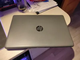 Portátil HP 250 G7