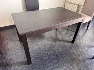 Mesa IKEA en perfecto estado