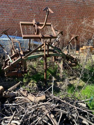 Venta de tractor y aperos para campo