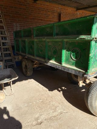 Venta de tractor y aperos para campo