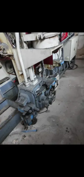 Máquina inyección de zamak