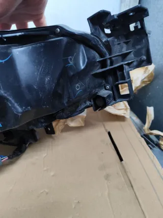 Faro delantero izquierdo Mazda 2 led