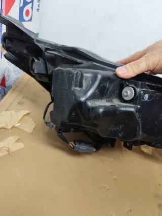 Faro delantero izquierdo Mazda 2 led