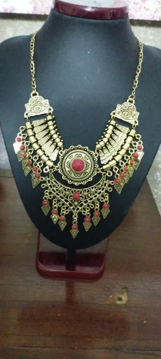 Gargantilla de bisutería