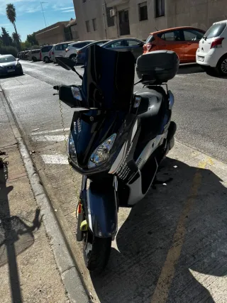 Yamaha xmax 250