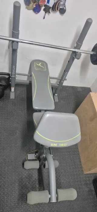 Banco de press decathlon con soporte para bíceps