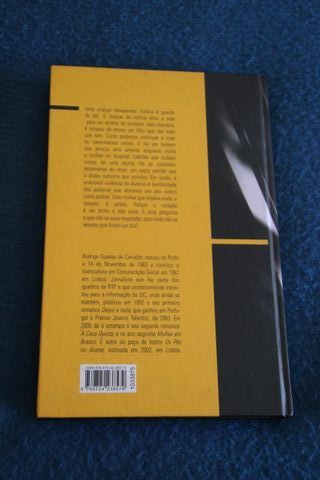 Mulher em Branco de Rodrigo Guedes de Carvalho