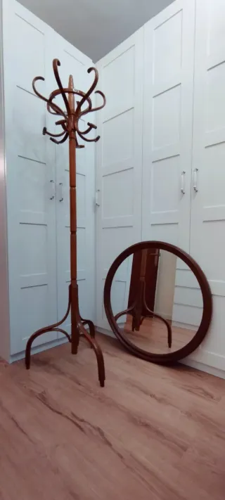 Appendiabiti da terra.