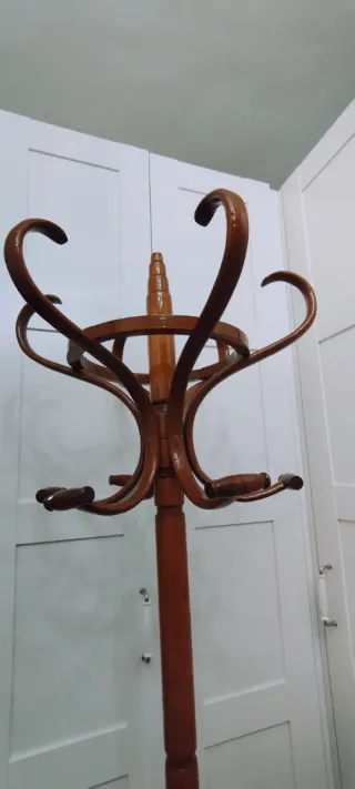 Appendiabiti da terra.