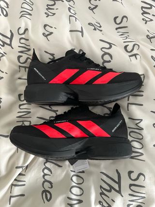 Adidas Adizero Adios Pro 4 negras/rojas – NUEVAS –
