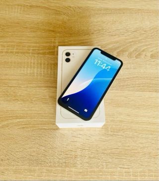 En su caja • apple 11 • 128 GB • blanco