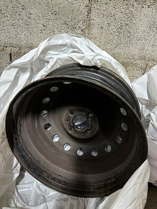 4 cerchi in ferro per pneumatici 185/60 R15 84H