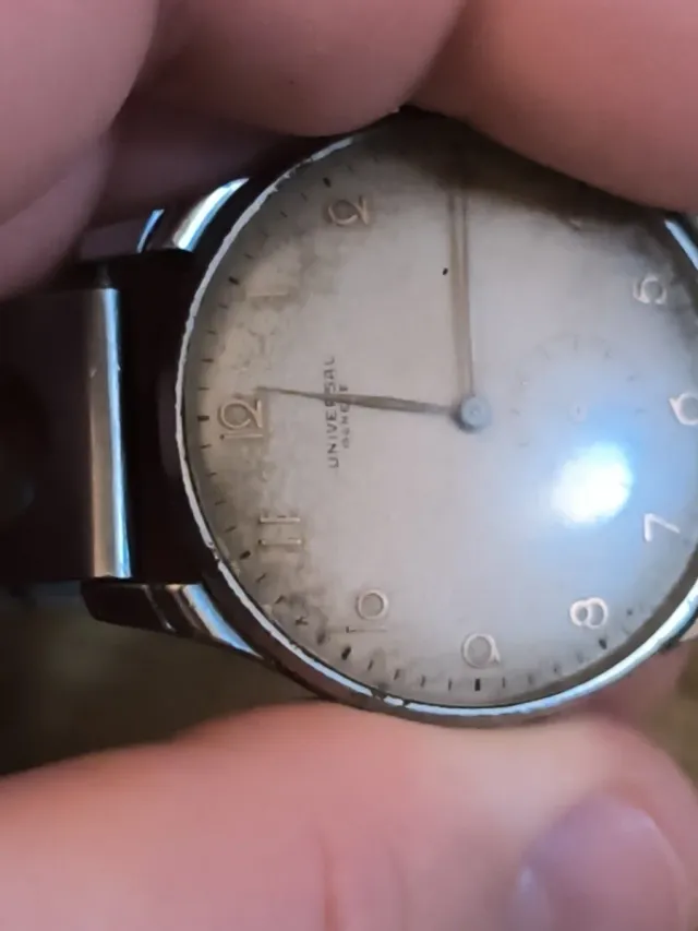 Reloj UNIVERSAL GENEVE