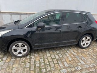 Peugeot 3008 2011