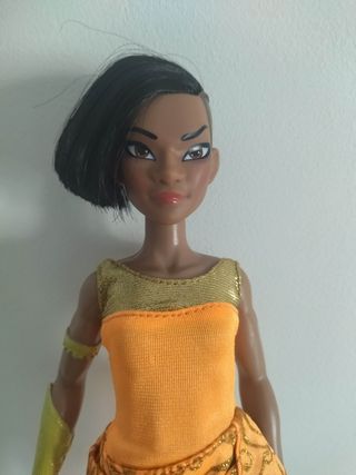 Lote de tres muñecas variadas