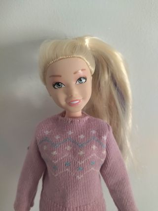 Lote de tres muñecas variadas