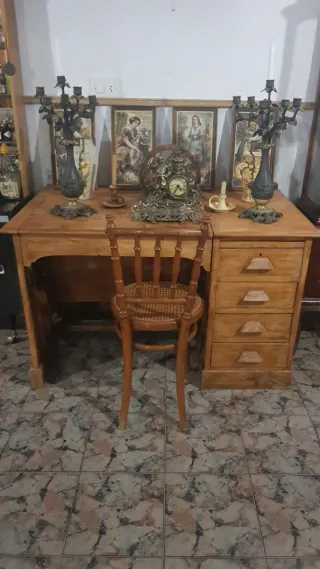 Escritorio argentino antiguo reclinable
