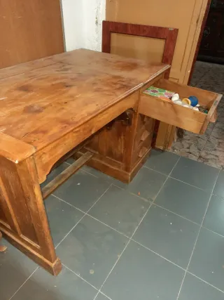Escritorio argentino antiguo reclinable