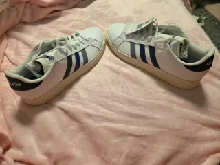 Adidas grand court base 2 azul y blancas hombre