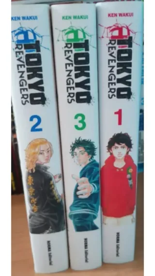 Tres primeros tomos del manga Tokyo revengers