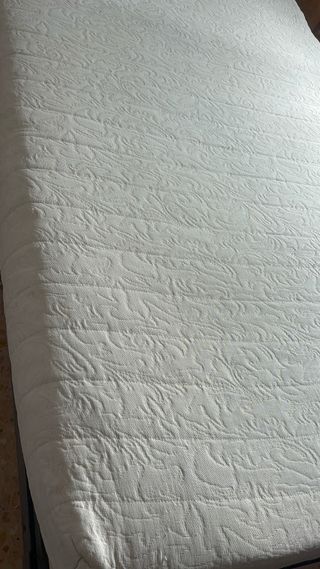 Cama articulada y colchón de látex