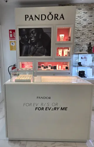 Vitrina y mostrador pandora