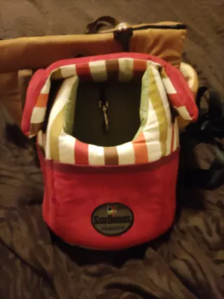 Bolsa de mano para llevar mascota.