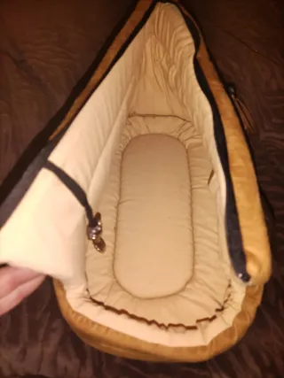 Bolsa de mano para llevar mascota.