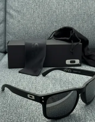 Gafas Oakley Holbrook Negras – Cristales Espejados