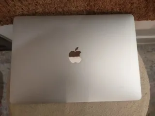 MacBook Pro M1 16/512