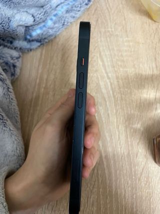 iPhone 13 media noche