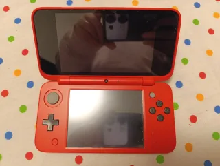 Nintendo 3DS XL Pokeball Edition