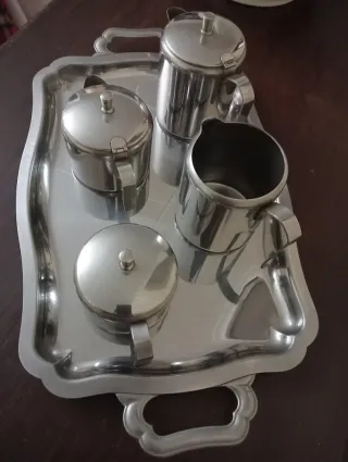 Juego de café y té.