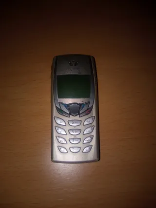 3 Teléfonos móviles antiguos