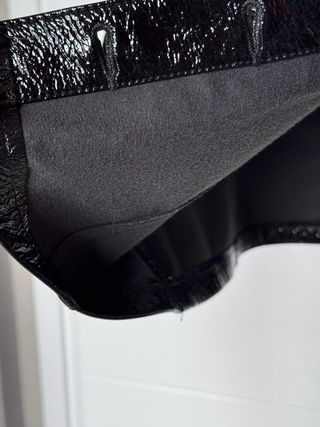 Falda charol negro Stradivarius