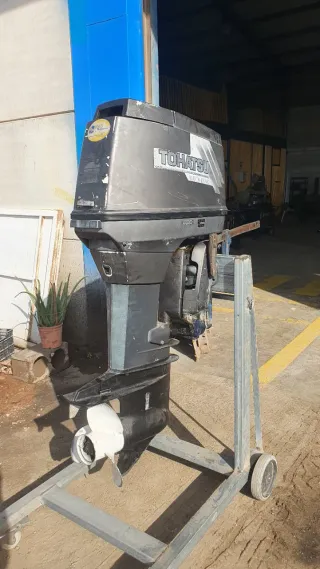 Motor fuera borda tohatsu