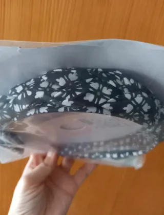 Diadema trenzada en blanco y negro