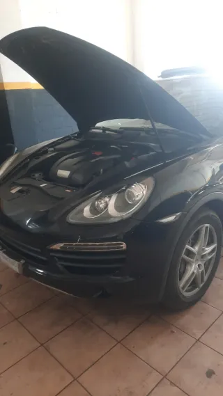 Porsche Cayenne 2012 sólo piezas