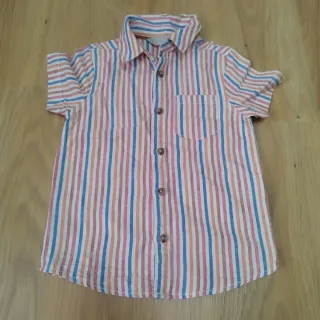 Conjunto 2 camisas mais um par de calções Primark