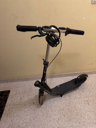 Patinete Decatlón Oxelo 7 en muy buen estado.