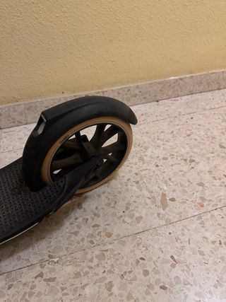 Patinete Decatlón Oxelo 7 en muy buen estado.