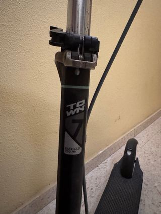 Patinete Decatlón Oxelo 7 en muy buen estado.