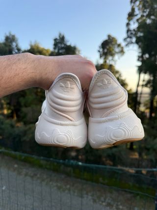 Sapatilhas adidas SLTN 39